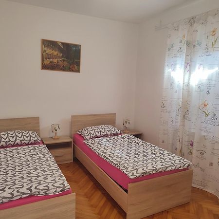 Apartments Sandra Poreč Zimmer foto